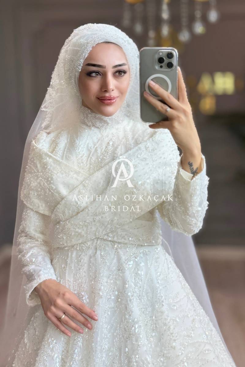 Kıvılcım Bridal Tesettür Gelinlik Modeli,