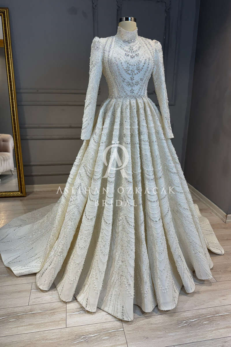 Queen Kasnak İşlemeli Tesettür Gelinlik Modeli