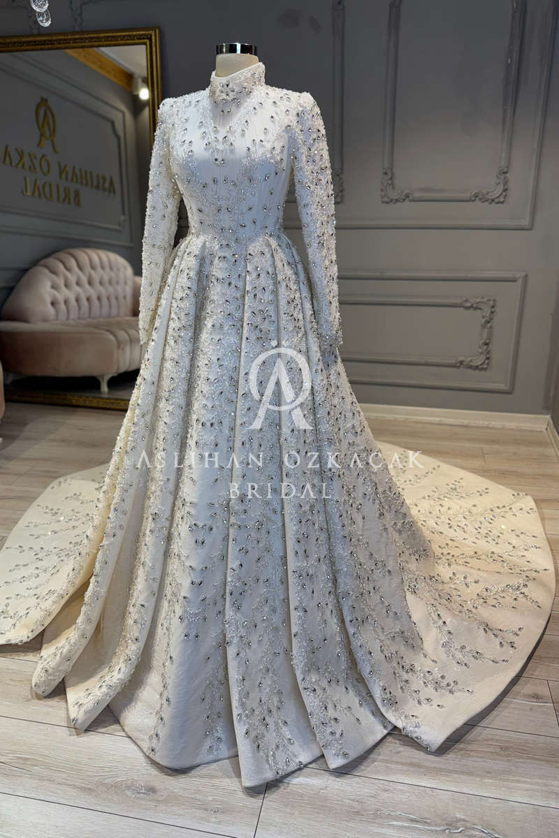 Diamond Kasnak İşlemeli Tesettür Gelinlik Modeli
