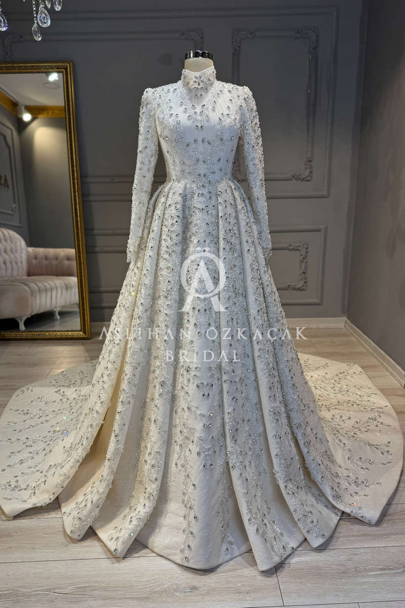 Diamond Kasnak İşlemeli Tesettür Gelinlik Modeli