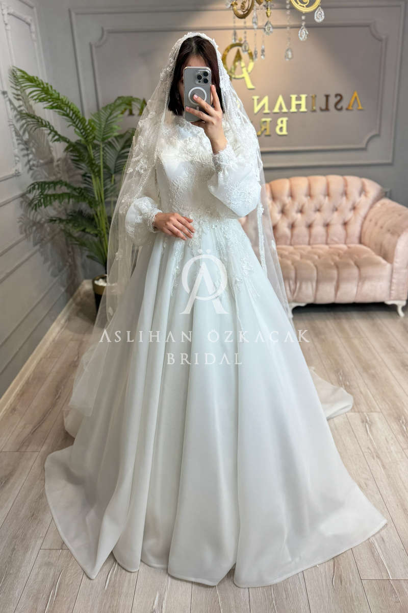Lilya Helen Tesettür Gelinlik Modeli