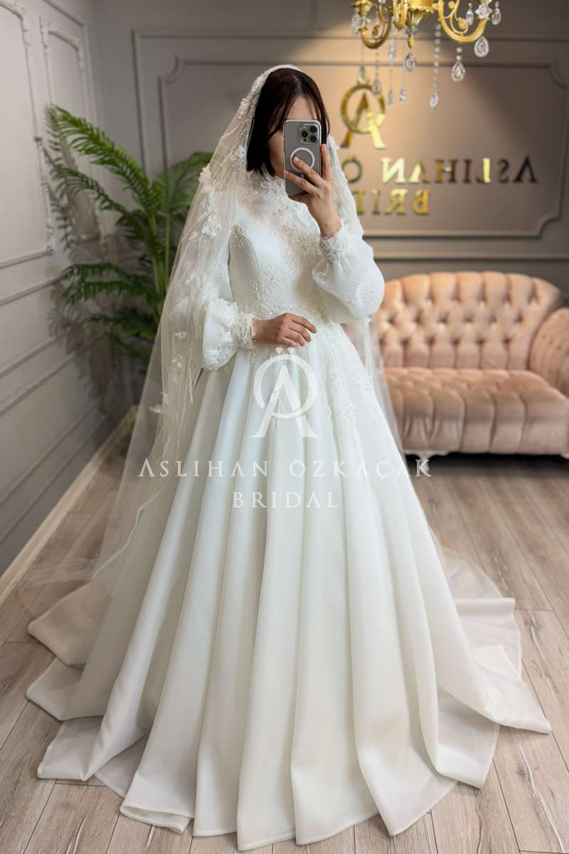 Lilya Helen Tesettür Gelinlik Modeli