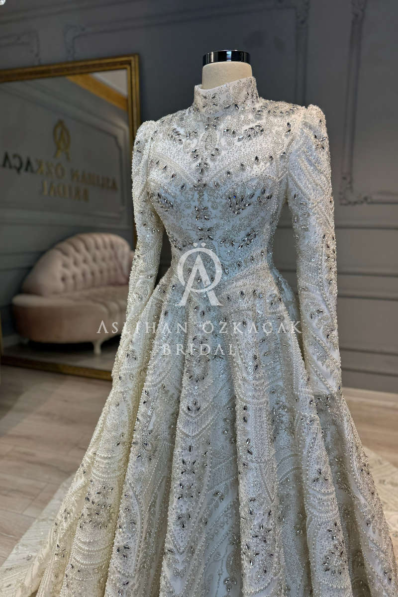 Crystal Kasnak İşelemeli Tesettür Gelinlik Modeli